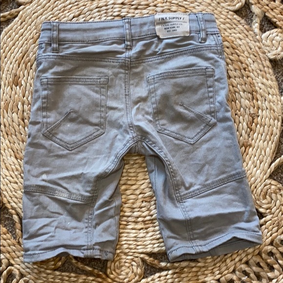 H&M Grey Shorts sz 4/5T - Picture 2 of 8
